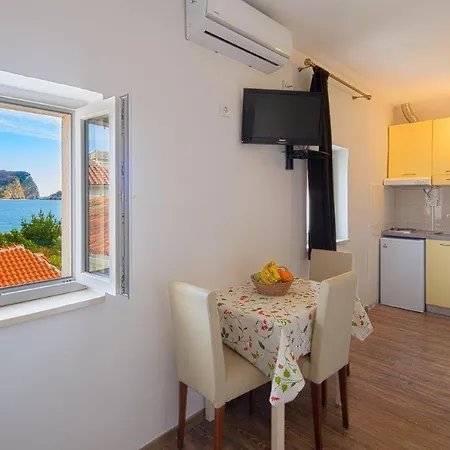 Royal Garden & Gastronomy Apartment Budva