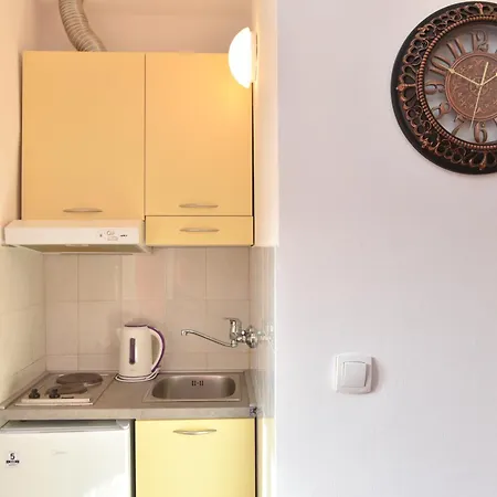 Royal Garden & Gastronomy Apartment Budva