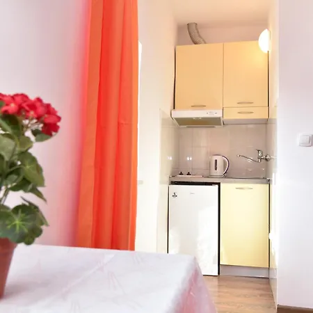 Royal Garden & Gastronomy Apartment