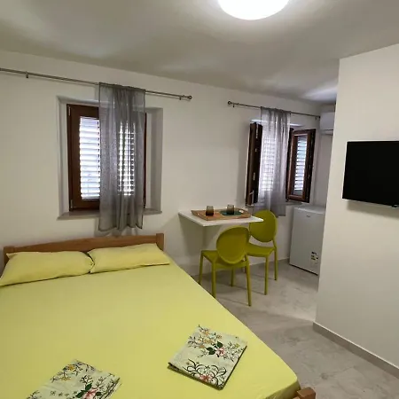 Royal Garden & Gastronomy Apartment